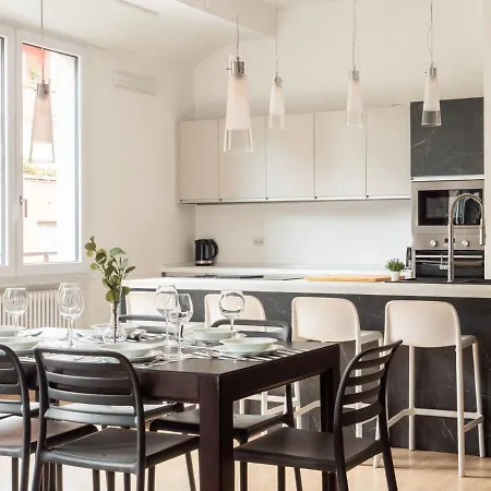 The Best Rent - Gorgeous Two-bedroom Close To Cinque Giornate Square Apartment Milan