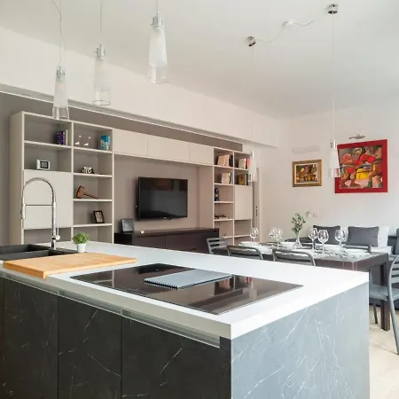 The Best Rent - Gorgeous Two-bedroom Close To Cinque Giornate Square