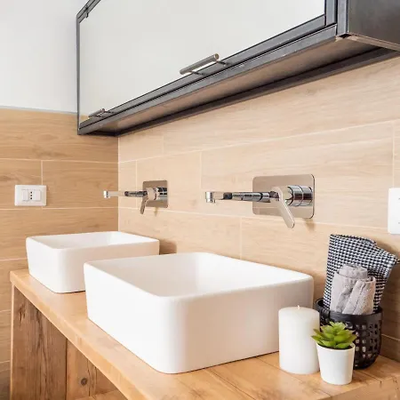 The Best Rent - Gorgeous Two-bedroom Close To Cinque Giornate Square